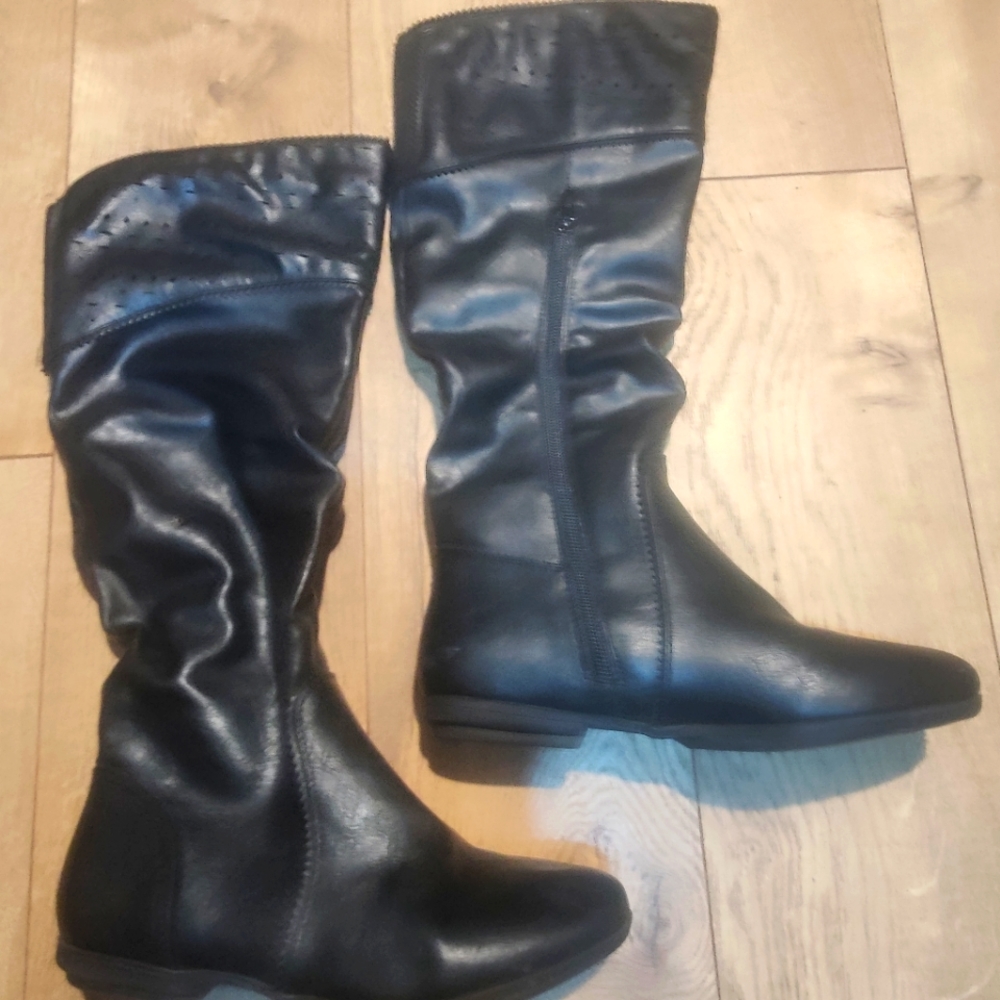 Seven dials calf boots